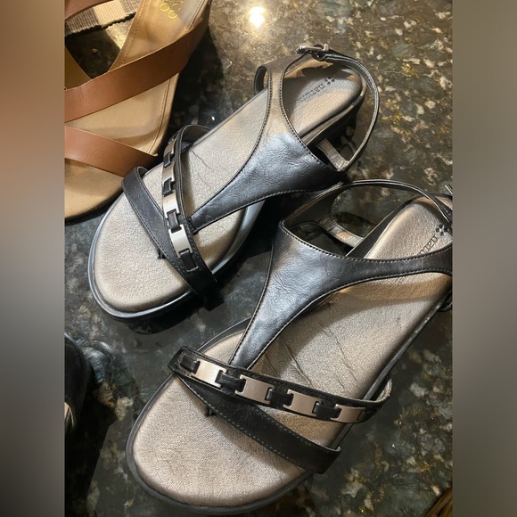 Sandal Dump! Pick whichever you like! Naturalizer & more! - Picture 3 of 11
